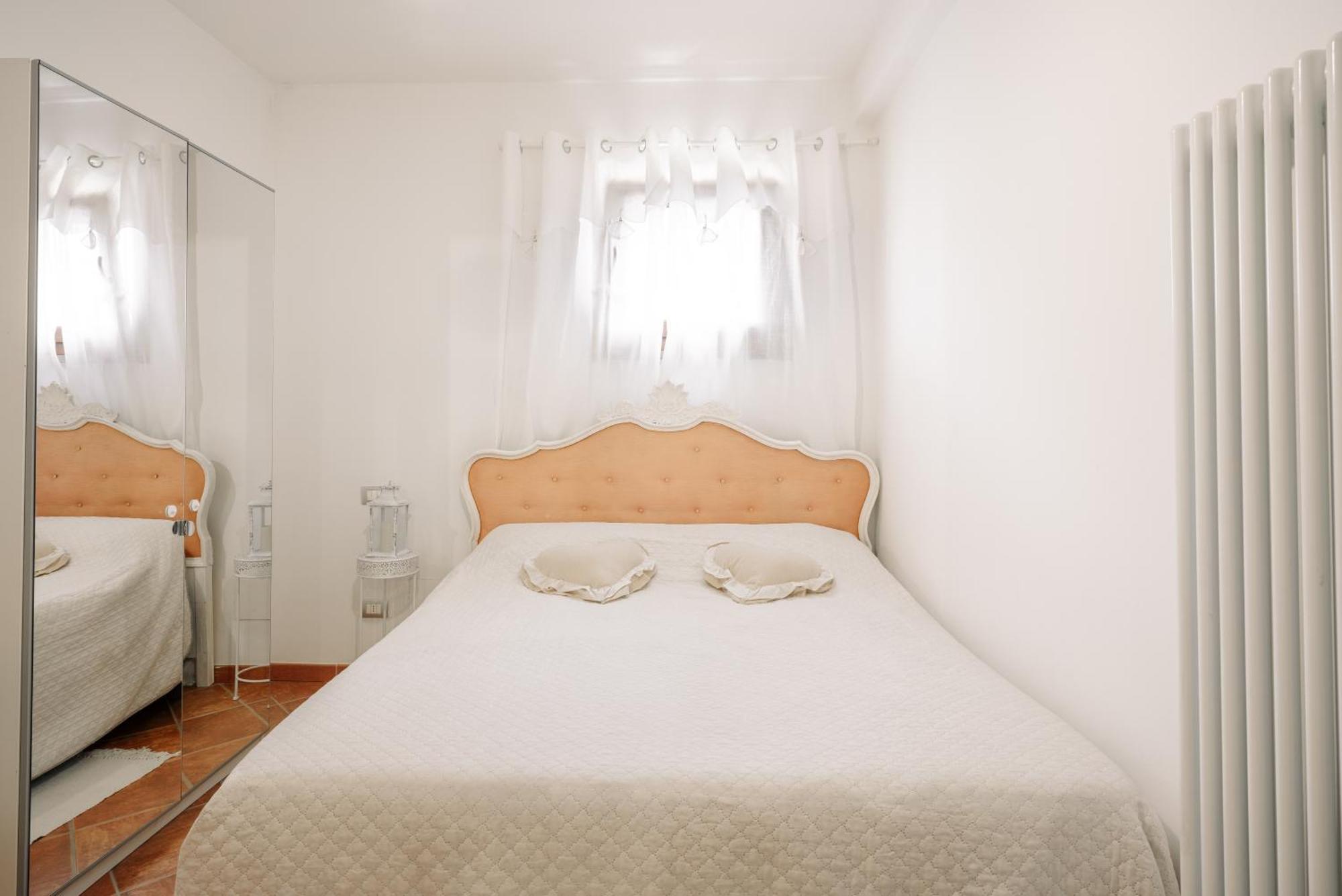 Ema'S Guest House ลุคคา ภายนอก รูปภาพ