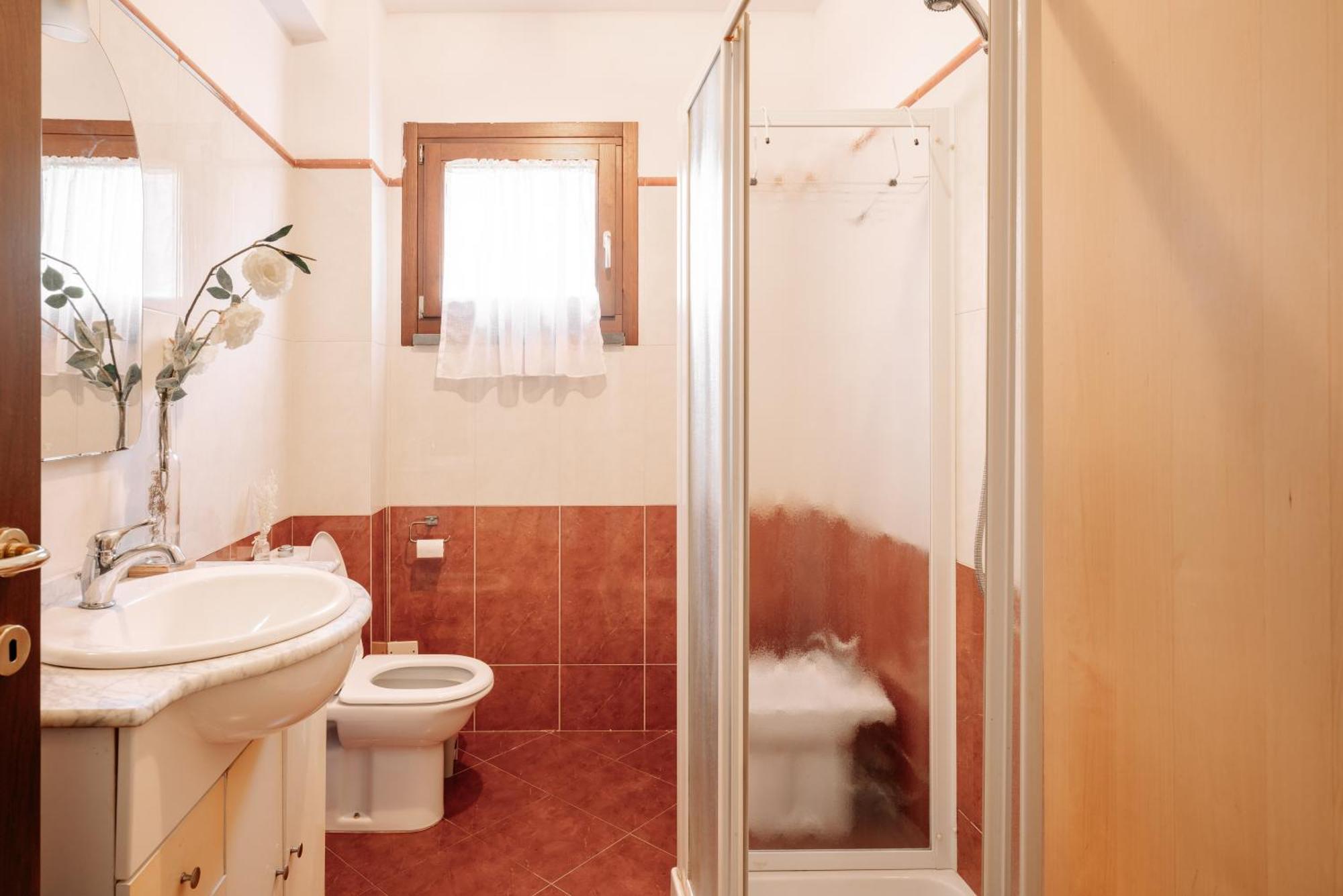 Ema'S Guest House ลุคคา ภายนอก รูปภาพ